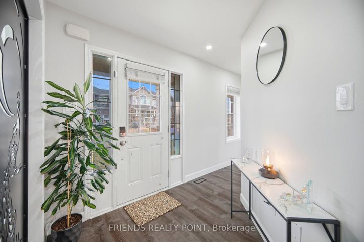 Photo 4 at 19 Donlamont Circle, Northwest Brampton, Brampton