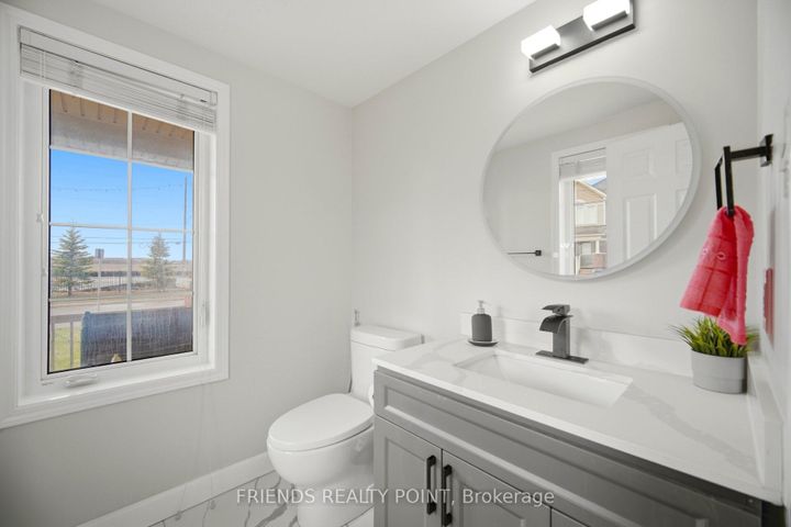 Photo 18 at 19 Donlamont Circle, Northwest Brampton, Brampton