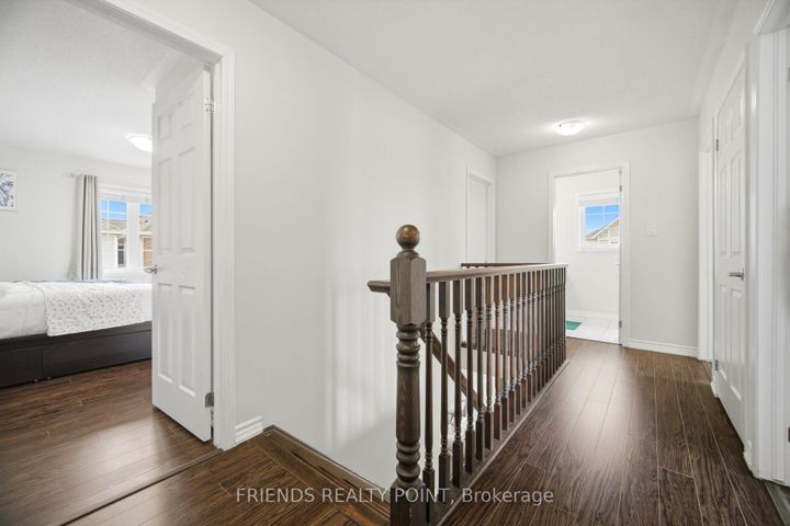 Photo 20 at 19 Donlamont Circle, Northwest Brampton, Brampton