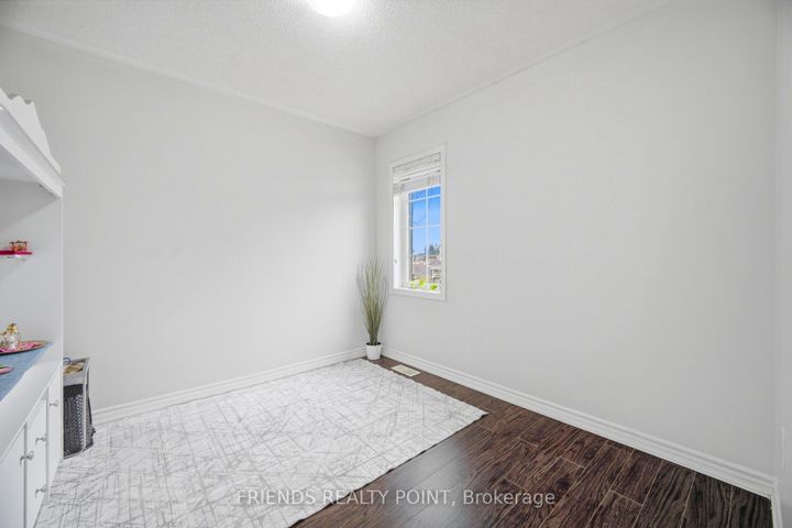 Photo 29 at 19 Donlamont Circle, Northwest Brampton, Brampton