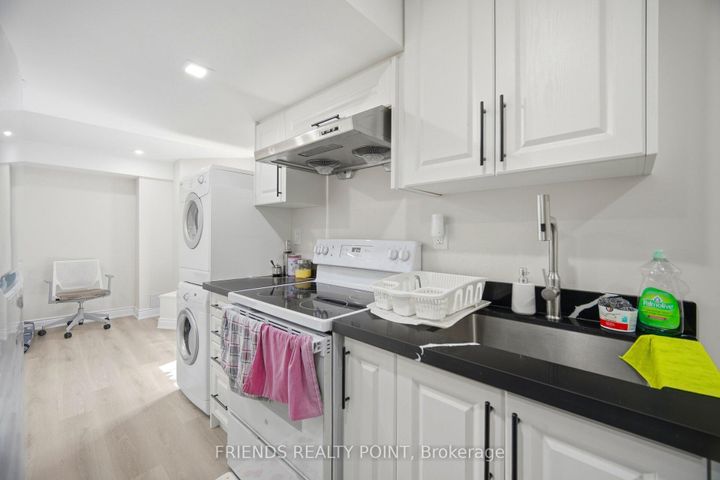 Photo 39 at 19 Donlamont Circle, Northwest Brampton, Brampton