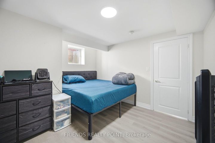 Photo 41 at 19 Donlamont Circle, Northwest Brampton, Brampton