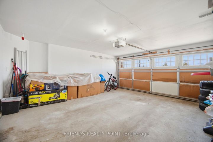 Photo 44 at 19 Donlamont Circle, Northwest Brampton, Brampton