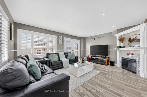 Photo 9 at 27 - 571 Longworth Avenue, Bowmanville, Clarington