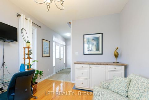 Photo 11 at 38 Pacific Rim Court, Jefferson, Richmond Hill