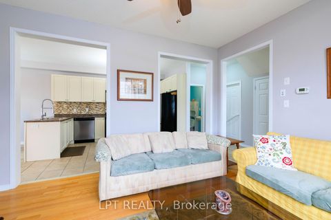 Photo 14 at 38 Pacific Rim Court, Jefferson, Richmond Hill