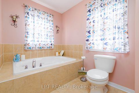 Photo 26 at 38 Pacific Rim Court, Jefferson, Richmond Hill