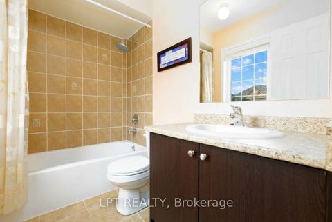 Photo 34 at 38 Pacific Rim Court, Jefferson, Richmond Hill