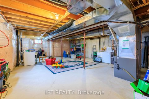 Photo 35 at 38 Pacific Rim Court, Jefferson, Richmond Hill