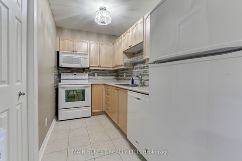 Photo 12 at 305 - 500 Mapleview Drive W, Holly, Barrie