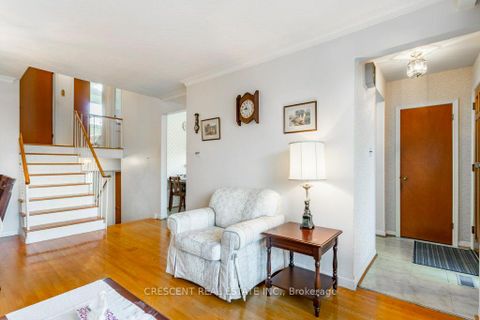 Photo 5 at 227 Verobeach Boulevard, Humbermede, Toronto