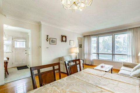 Photo 7 at 227 Verobeach Boulevard, Humbermede, Toronto