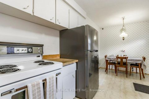 Photo 12 at 227 Verobeach Boulevard, Humbermede, Toronto