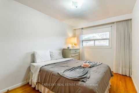 Photo 15 at 227 Verobeach Boulevard, Humbermede, Toronto