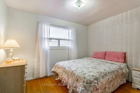 Photo 18 at 227 Verobeach Boulevard, Humbermede, Toronto