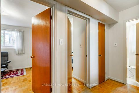 Photo 22 at 227 Verobeach Boulevard, Humbermede, Toronto