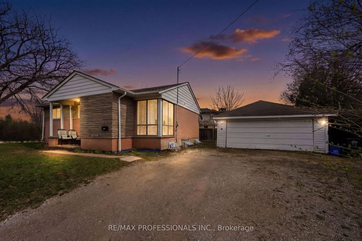 Photo 1 at 473 Samford Place, WO West, Oakville