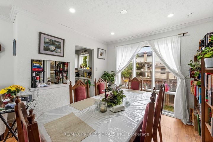 Photo 9 at 473 Samford Place, WO West, Oakville