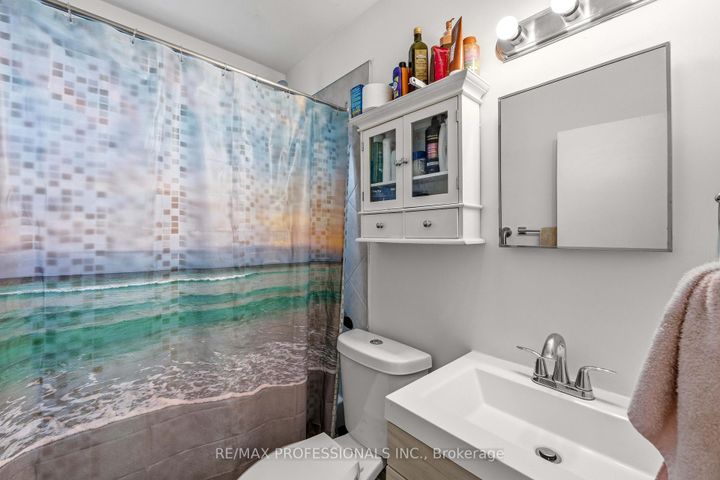 Photo 18 at 473 Samford Place, WO West, Oakville