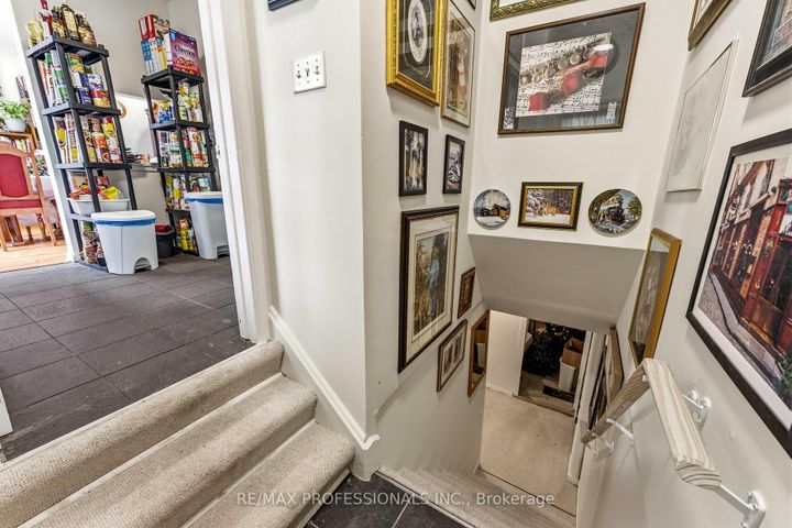 Photo 19 at 473 Samford Place, WO West, Oakville