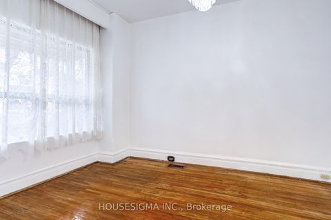 Photo 5 at 726 Adelaide Street W, Niagara, Toronto