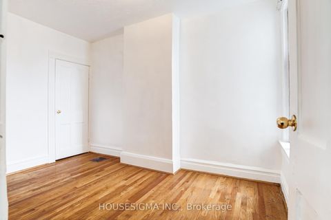 Photo 21 at 726 Adelaide Street W, Niagara, Toronto