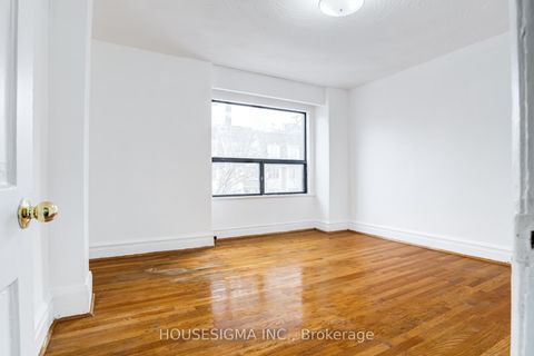 Photo 24 at 726 Adelaide Street W, Niagara, Toronto