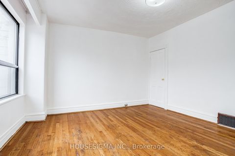 Photo 25 at 726 Adelaide Street W, Niagara, Toronto