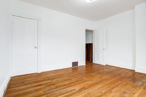 Photo 26 at 726 Adelaide Street W, Niagara, Toronto