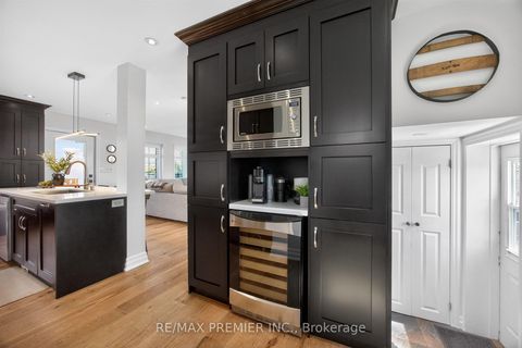 Photo 7 at 19 Park Lane, Queensway, Toronto