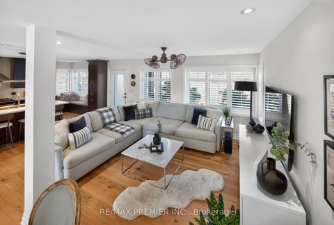 Photo 8 at 19 Park Lane, Queensway, Toronto