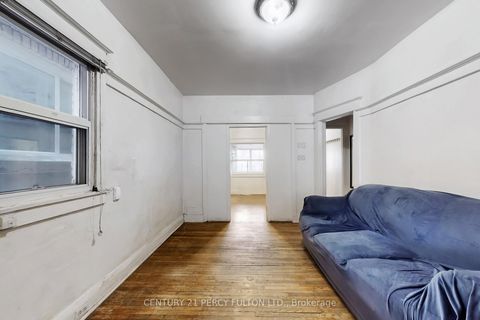 Photo 12 at 366 Coxwell Avenue, Coxwell, Toronto