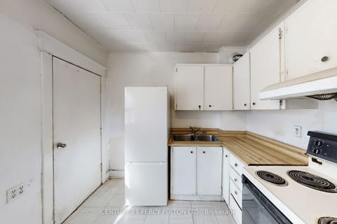 Photo 14 at 366 Coxwell Avenue, Coxwell, Toronto