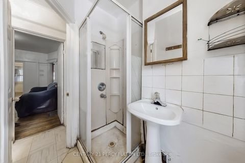 Photo 17 at 366 Coxwell Avenue, Coxwell, Toronto