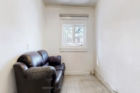 Photo 27 at 366 Coxwell Avenue, Coxwell, Toronto