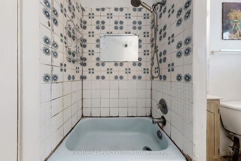 Photo 30 at 366 Coxwell Avenue, Coxwell, Toronto