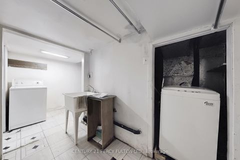 Photo 40 at 366 Coxwell Avenue, Coxwell, Toronto