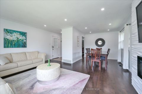 Photo 9 at 16 Arnprior Road, Bendale, Toronto