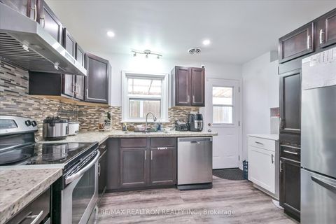 Photo 12 at 16 Arnprior Road, Bendale, Toronto
