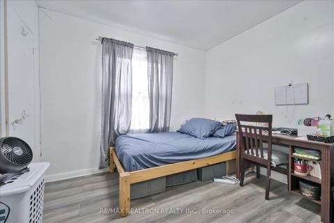 Photo 18 at 16 Arnprior Road, Bendale, Toronto