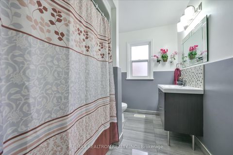 Photo 19 at 16 Arnprior Road, Bendale, Toronto