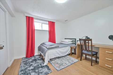 Photo 22 at 16 Arnprior Road, Bendale, Toronto