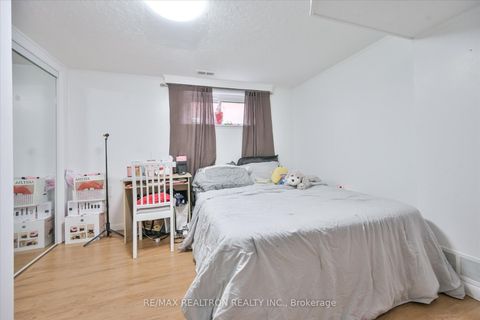 Photo 23 at 16 Arnprior Road, Bendale, Toronto