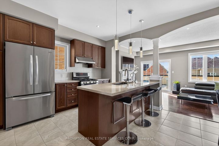 Photo 6 at 15 Donald Buttress Boulevard E, Cathedraltown, Markham