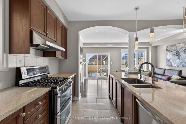 Photo 7 at 15 Donald Buttress Boulevard E, Cathedraltown, Markham