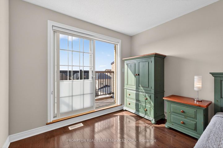 Photo 23 at 15 Donald Buttress Boulevard E, Cathedraltown, Markham