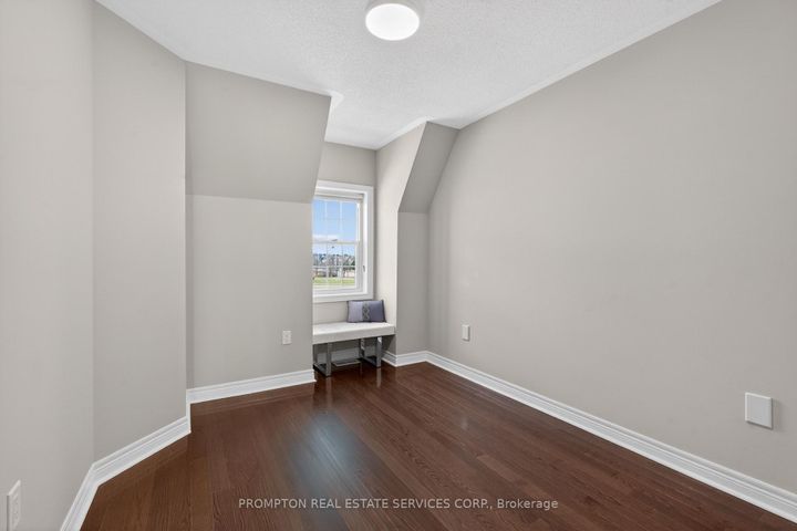 Photo 28 at 15 Donald Buttress Boulevard E, Cathedraltown, Markham