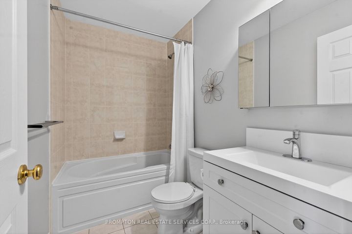 Photo 31 at 15 Donald Buttress Boulevard E, Cathedraltown, Markham