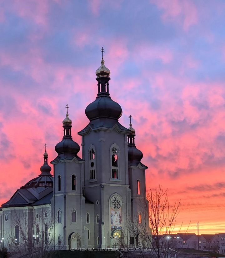 Photo 47 at 15 Donald Buttress Boulevard E, Cathedraltown, Markham