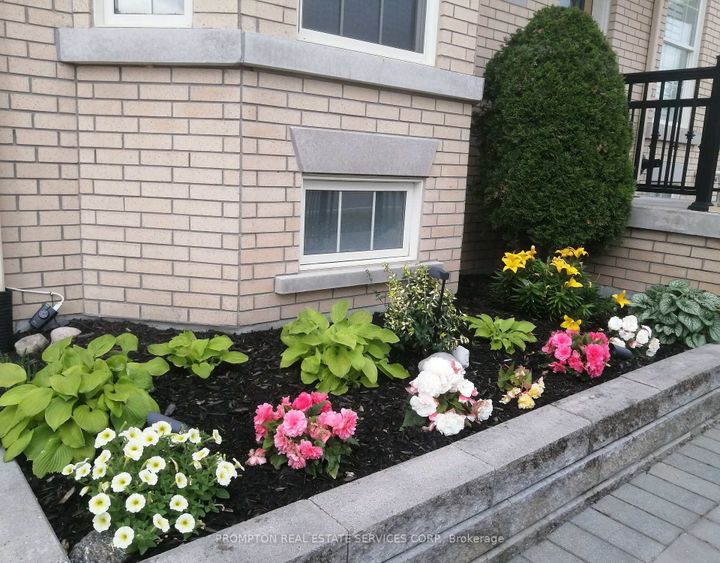 Photo 48 at 15 Donald Buttress Boulevard E, Cathedraltown, Markham